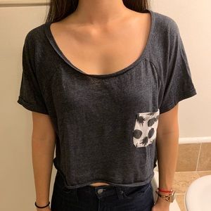 Cropped pineapple pocket tee